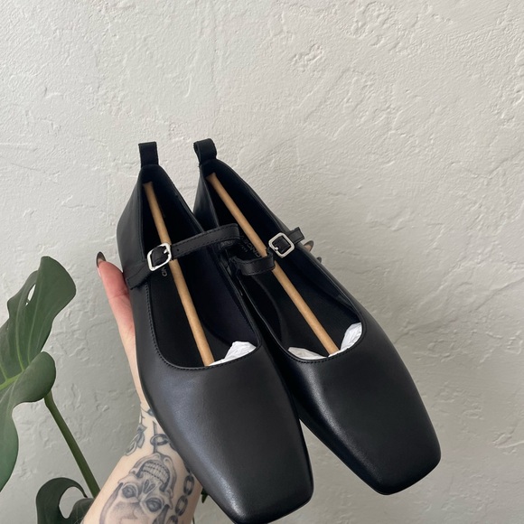 Vagabond Shoes - Black mary jane flats Vagabond Delia’s